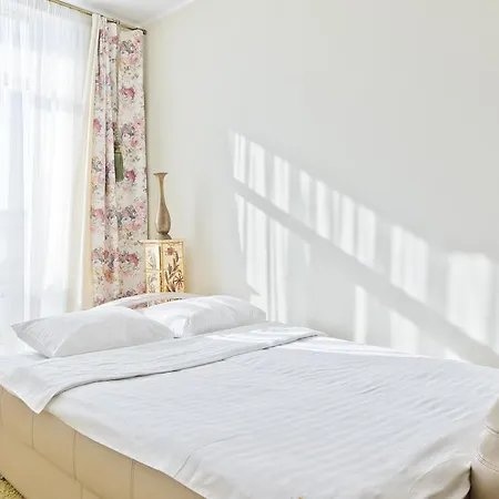 Apartment Arenda 2 *